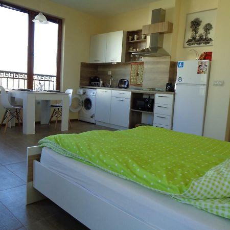 Nereya Palace Studio Mona Apartment Pomorie Bagian luar foto