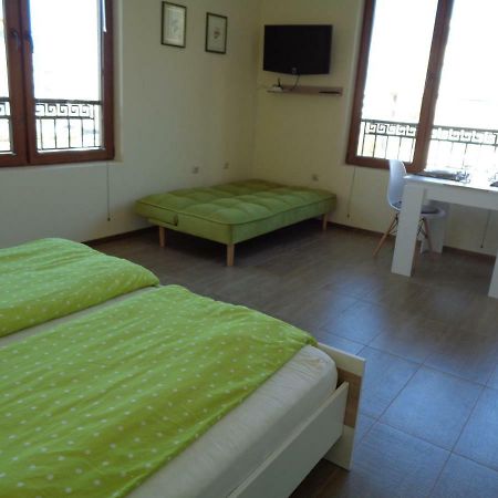 Nereya Palace Studio Mona Apartment Pomorie Bagian luar foto