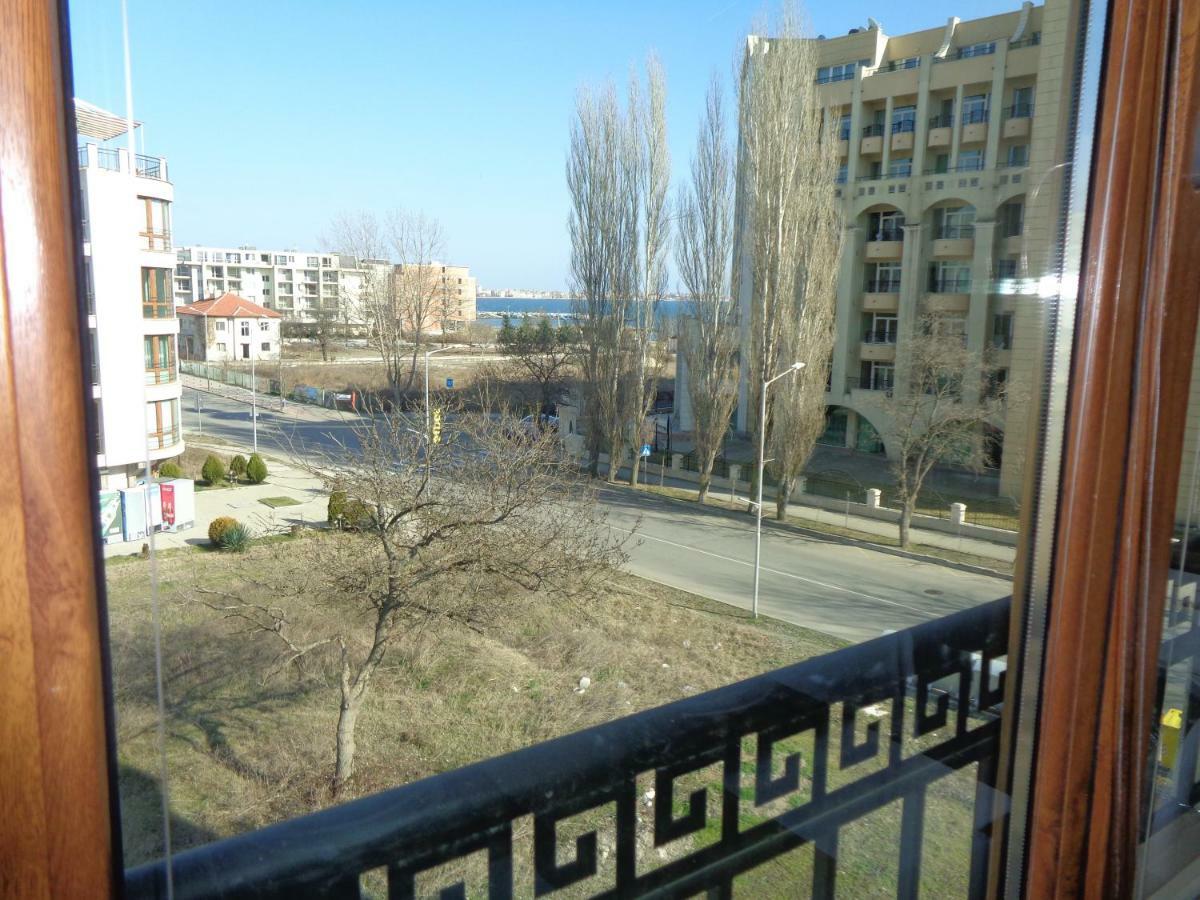 Nereya Palace Studio Mona Apartment Pomorie Bagian luar foto