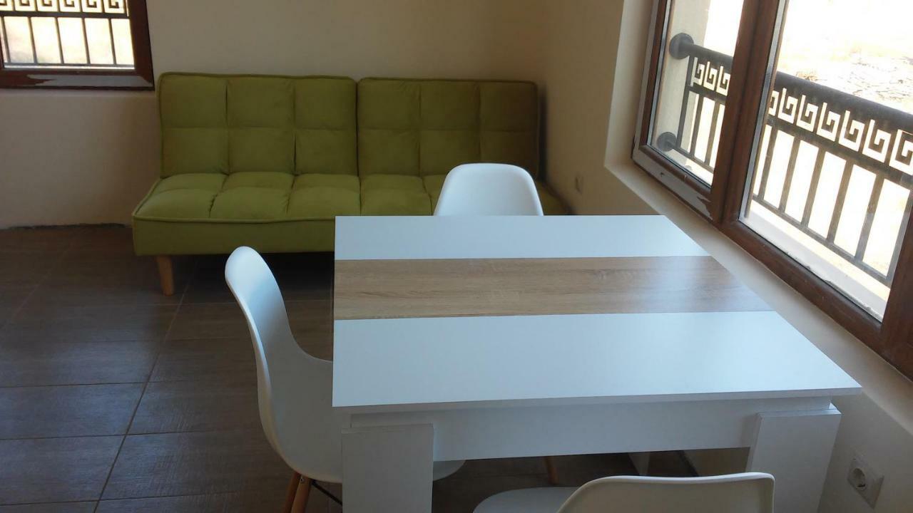 Nereya Palace Studio Mona Apartment Pomorie Bagian luar foto