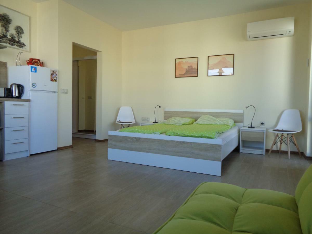 Nereya Palace Studio Mona Apartment Pomorie Bagian luar foto