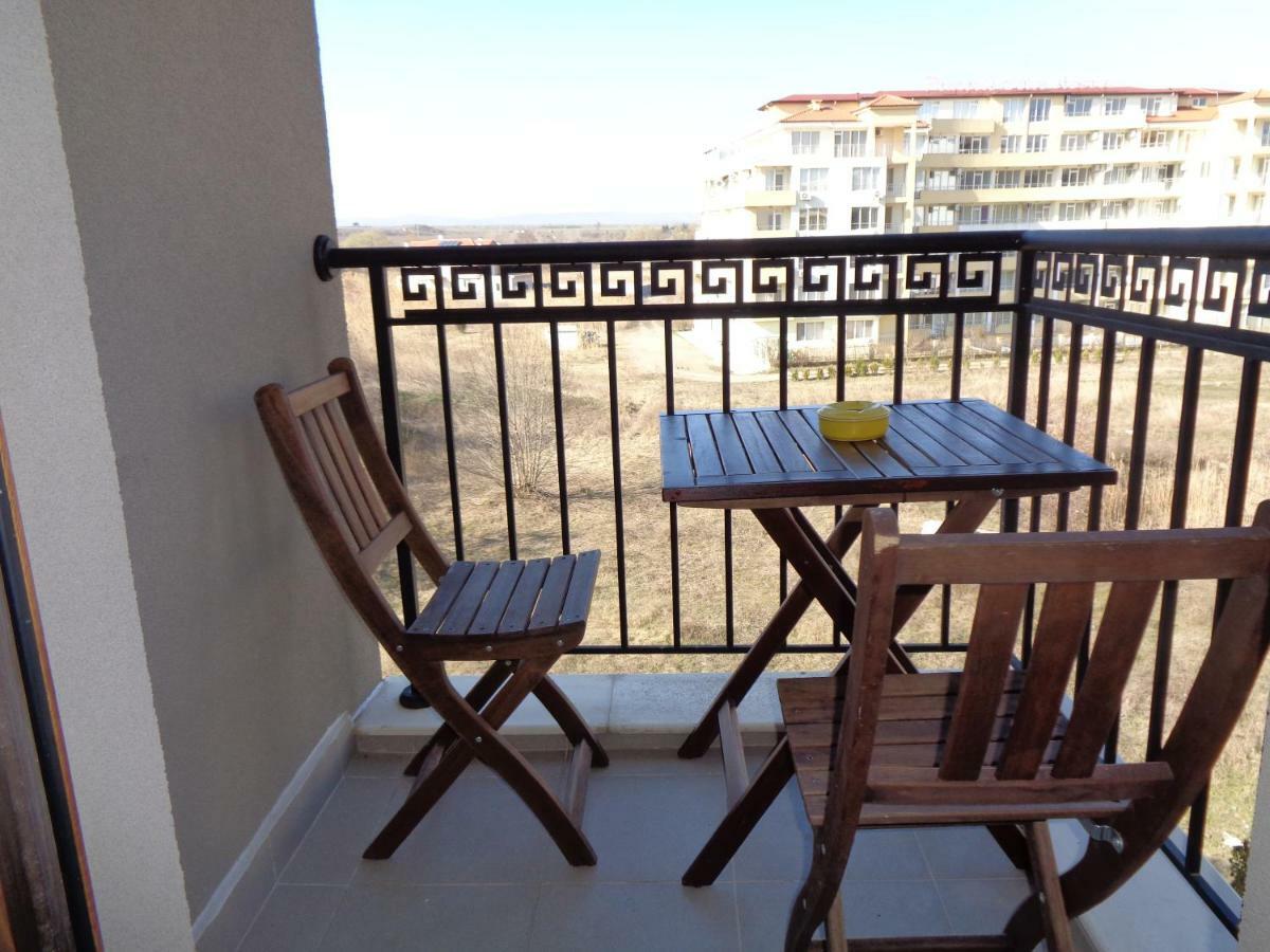 Nereya Palace Studio Mona Apartment Pomorie Bagian luar foto